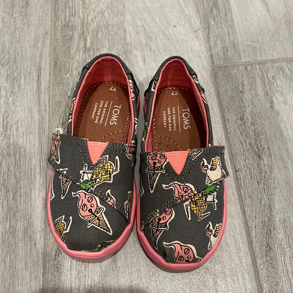 Toms